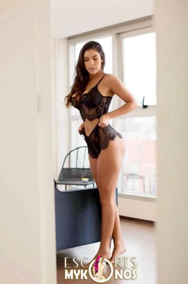 Laura Mercedes — VIP escort Mykonos photo 3
