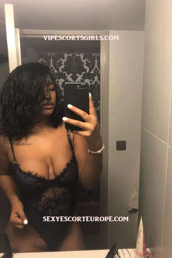 Scarlett — VIP escort Helsinki photo 3